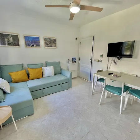 Apartamento Forcat - Apartamento con jardín y piscina.