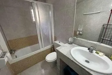Apartamento Bajo Con Jardín Y Piscina - Forcat. *