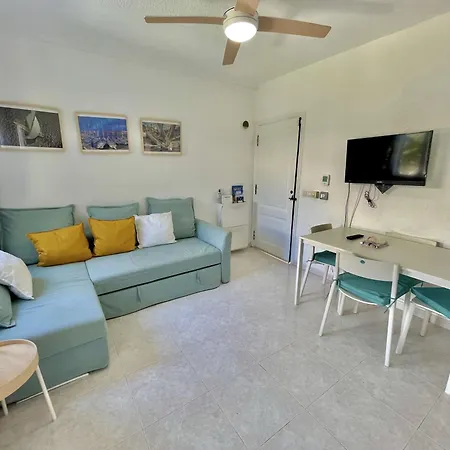 Apartamento Bajo Con Jardín Y Piscina - Forcat. *